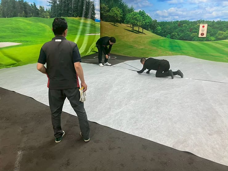 土台ができたらクッション材を貼ります