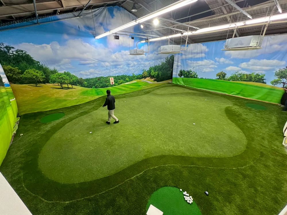 室内の人工芝パッティンググリーン完成